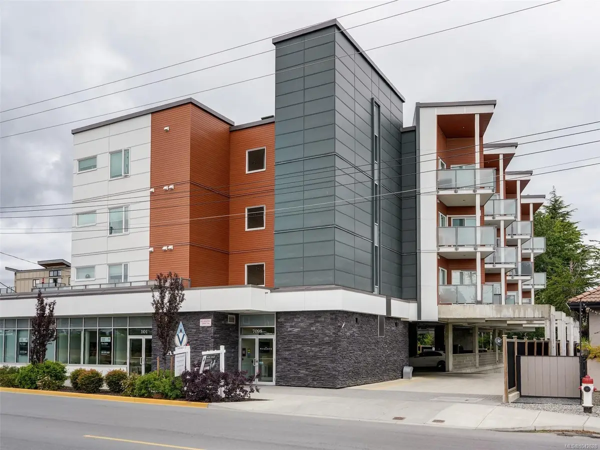 7098 Wallace Dr #203, Central Saanich BC V8M 1G9