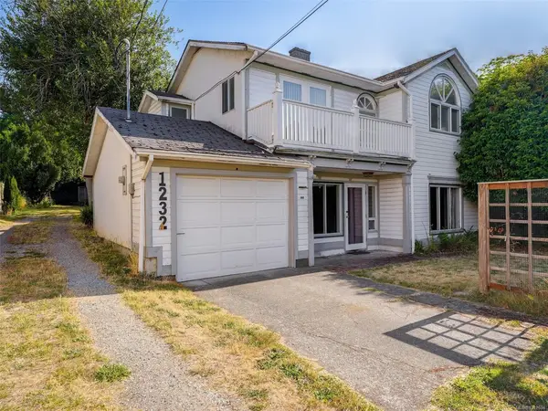 1232 Richardson St, Victoria BC V8V 3E1 - 4 bed, 4 bath property for sale in Victoria
