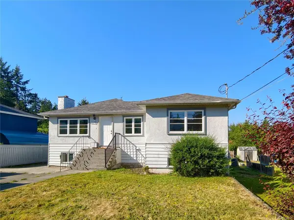 729 Daffodil Ave, Saanich BC V8Z 2S8 - 6 bed, 3.0 bath in Saanich