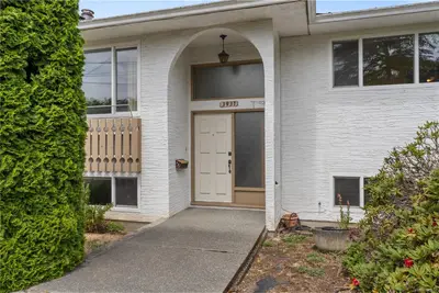 3931 Braefoot Pl, Saanich BC V8P 2S2