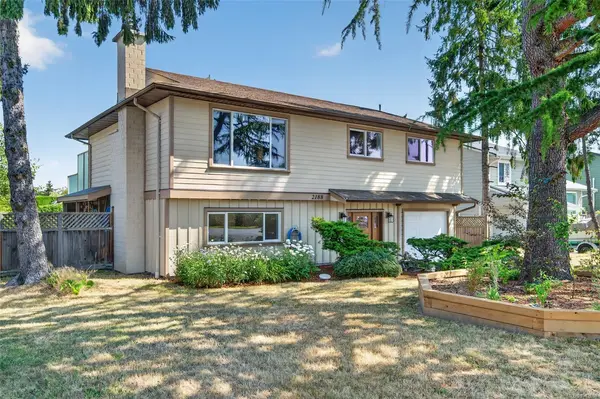 2188 Calvin Ave, Sidney BC V8L 4C3 - 4 bed, 2.0 bath in Sidney