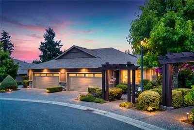 4472 Stonebridge Pl #102, Nanaimo BC V9T 0E6