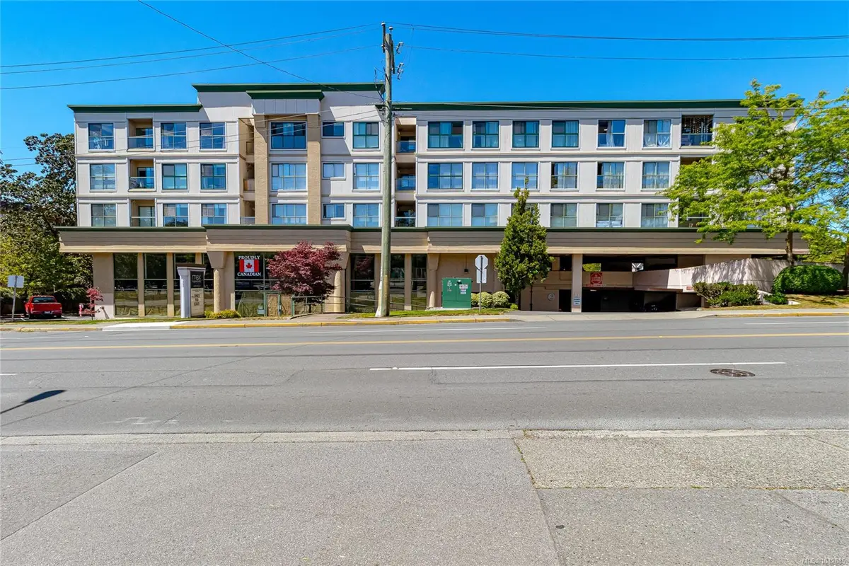 3460 Quadra St #409, Saanich BC V8X 1G6