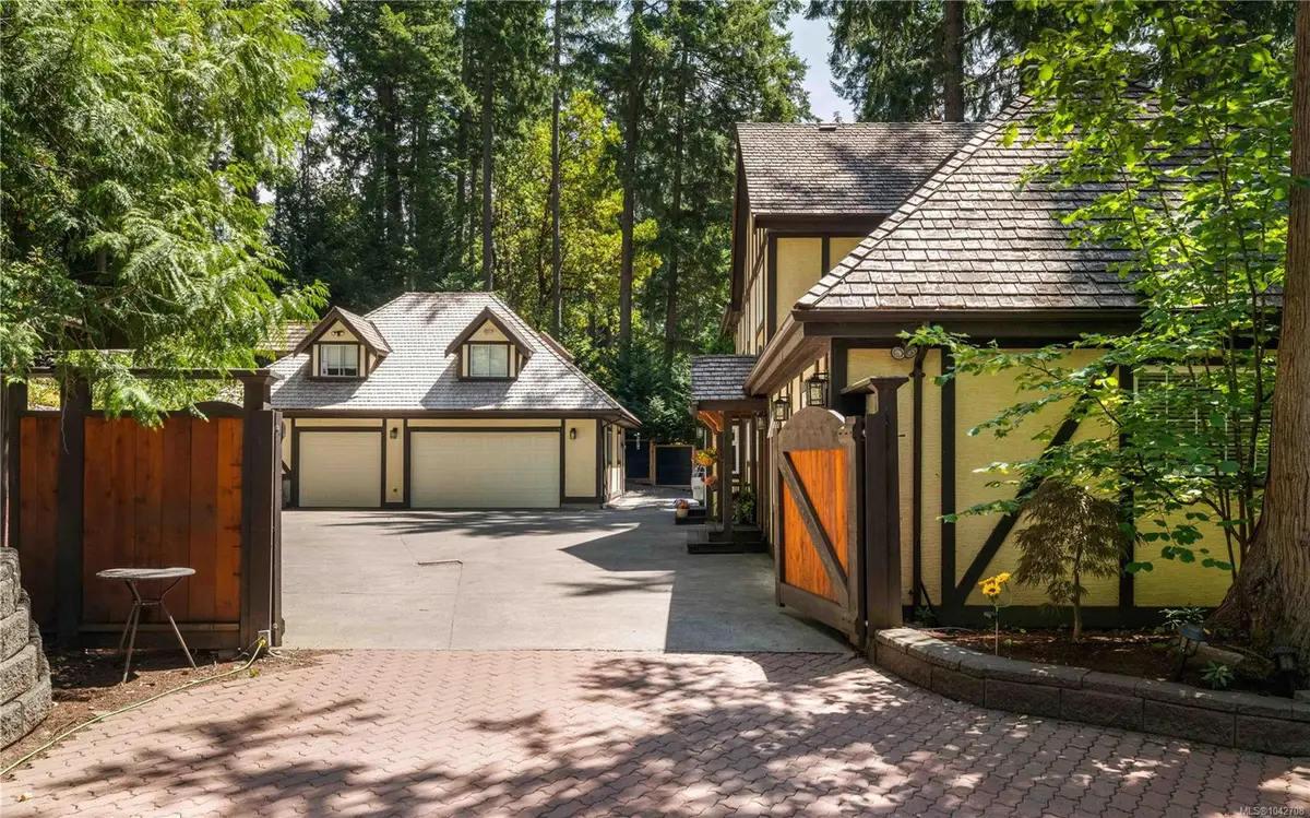 3049 Telegraph Rd, Mill Bay BC V0R 2P0
