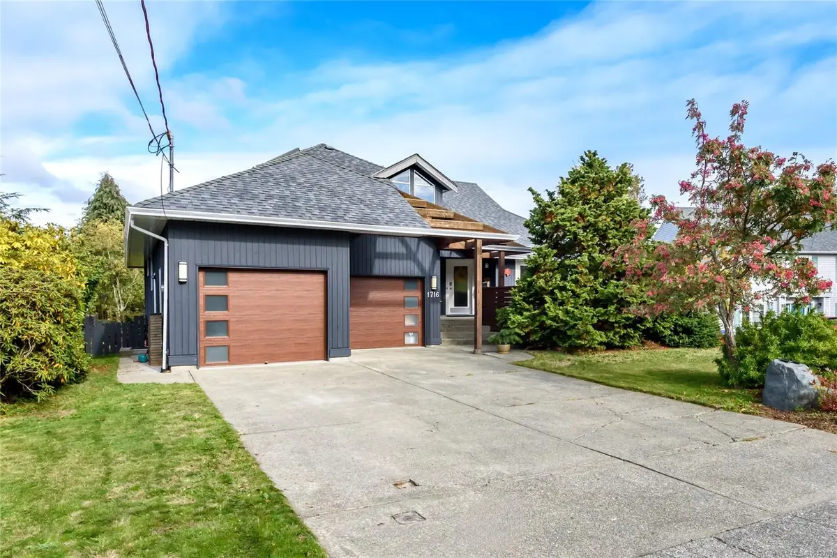 1716 Tofino Pl, Comox BC V9M 1B8