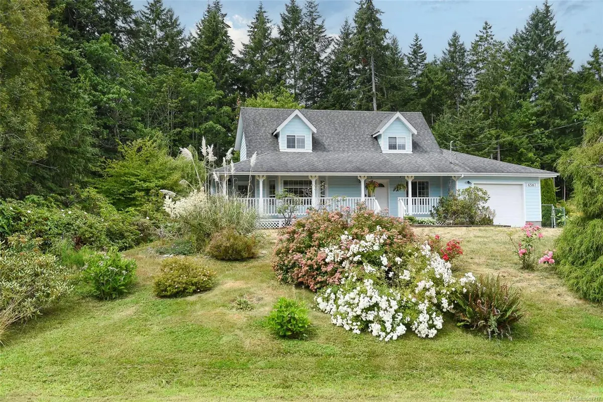 6587 Mystery Beach Rd, Fanny Bay BC V0R 1W0