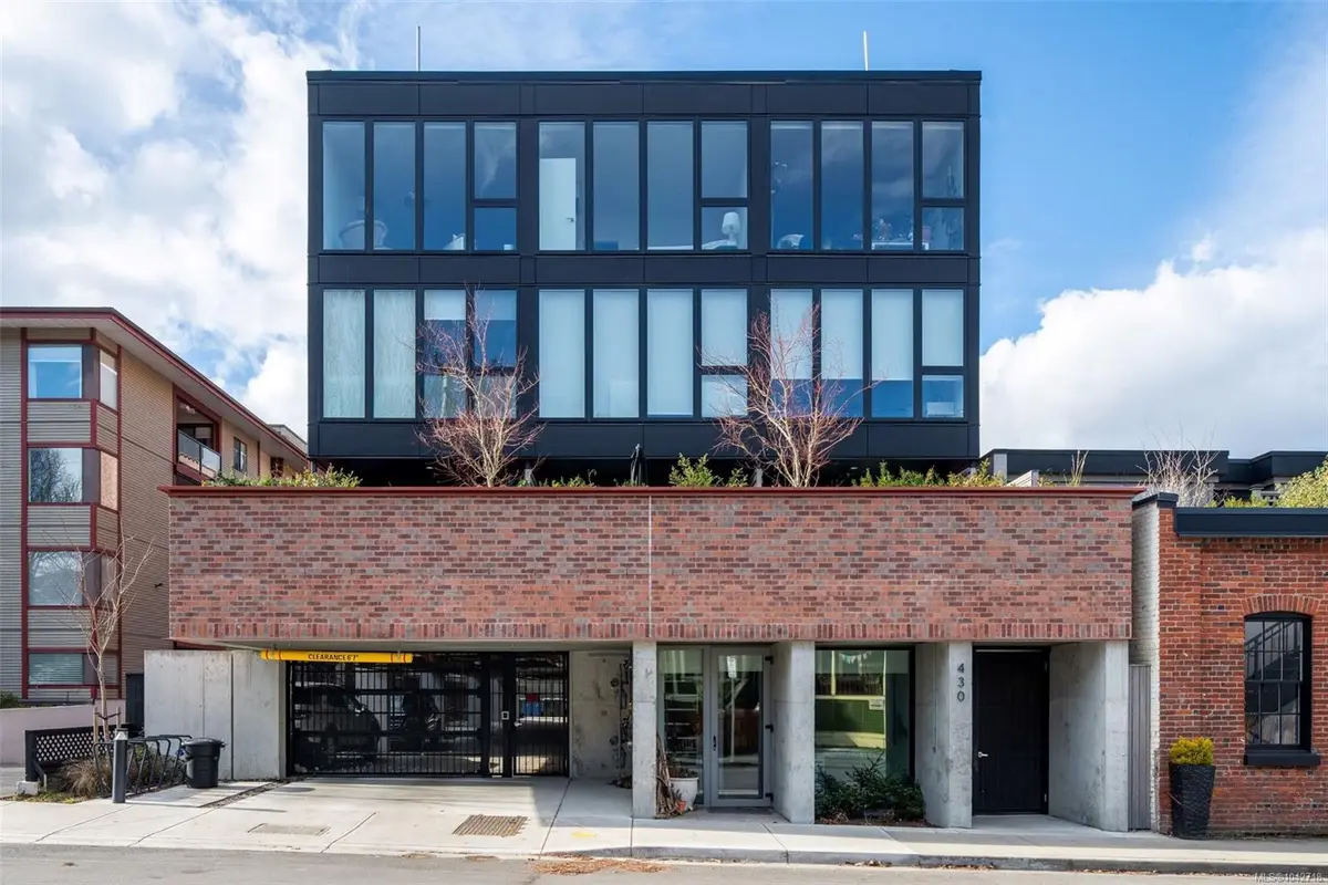 430 Parry St #205, Victoria BC V8V 2H7