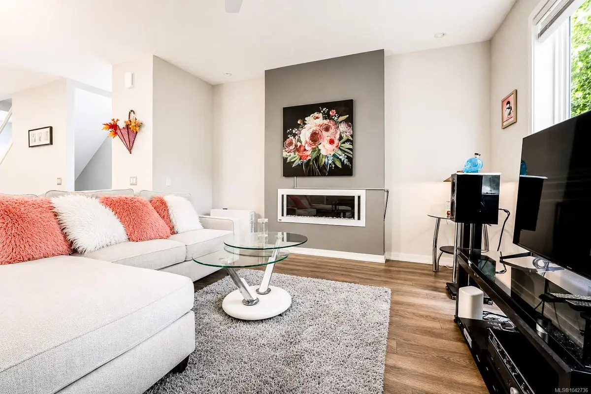 694 Hoylake Ave #112, Langford BC V9B 3P7