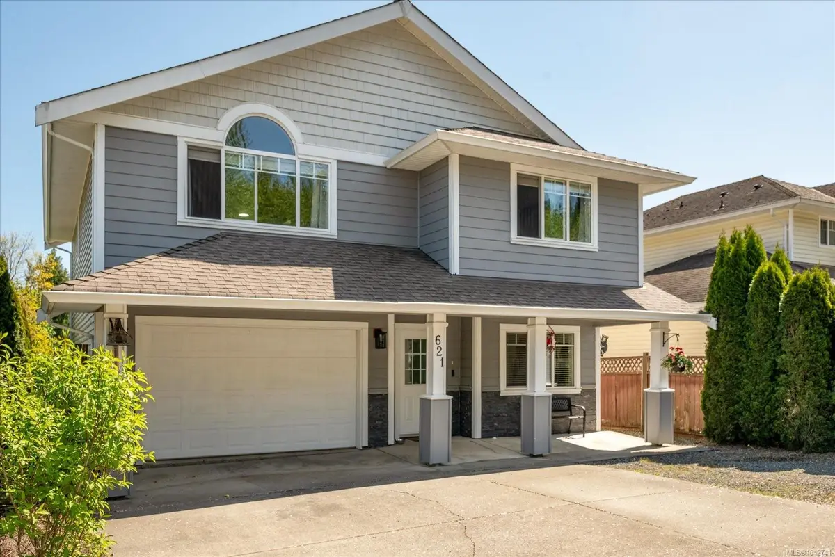 621 Oakwood Rd, Ladysmith BC V9G 2C1