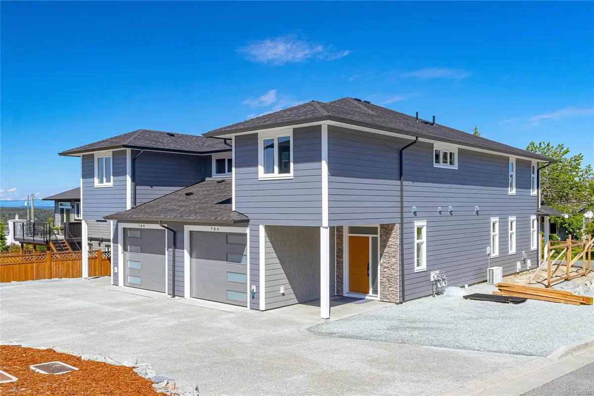 780 Russell Rd, Ladysmith BC V9G 1W4