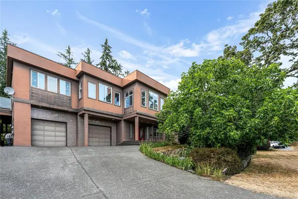 1060 Valewood Trail, Saanich BC V8X 5G7 - 4 bed, 4.0 bath in Saanich