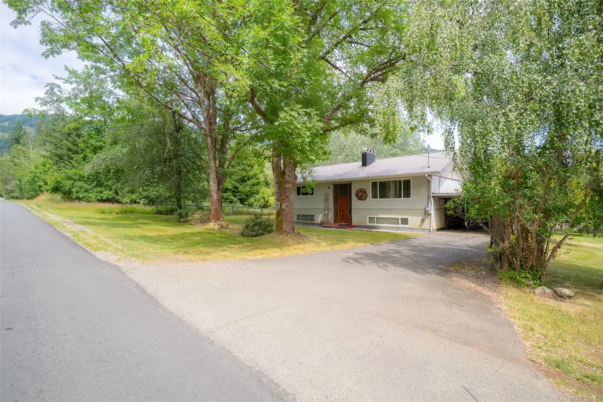 6767 Cypress Blvd, Port Alberni BC V9Y 8T7
