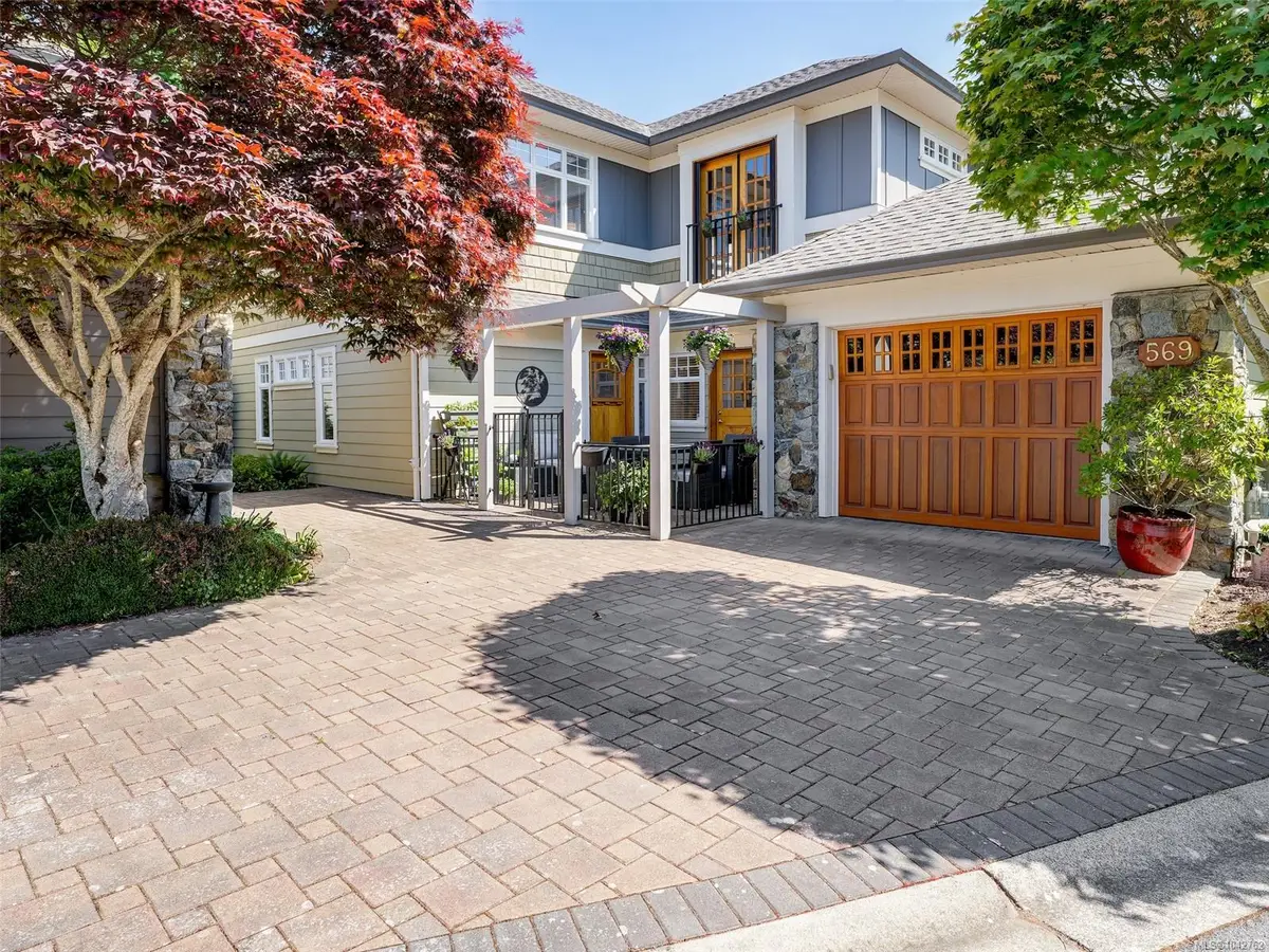 569 Caselton Pl, Saanich BC V8Z 7Y5