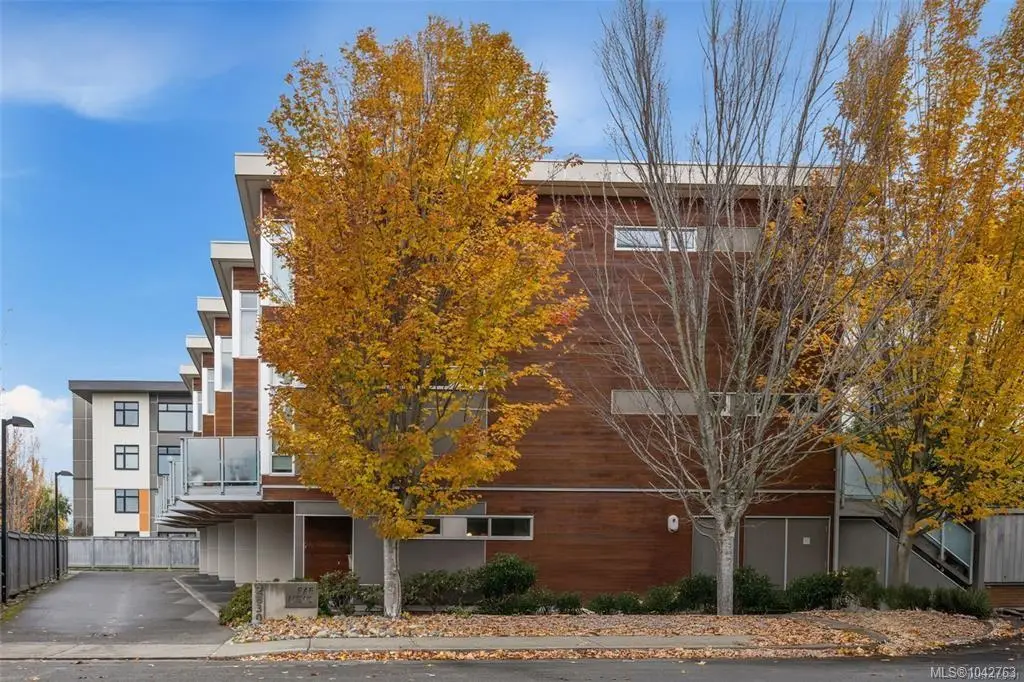 2830 Irma St #3, Victoria BC V9A 1S2