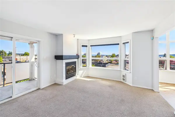 327 Prideaux St #304, Nanaimo BC V9R 2N4 - 2 bed, 2 bath in Nanaimo