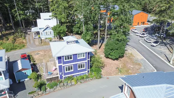 1104 Spirit Bay Rd, Sooke BC V9Z 1N6 - 2 bed, 2 bath in Sooke