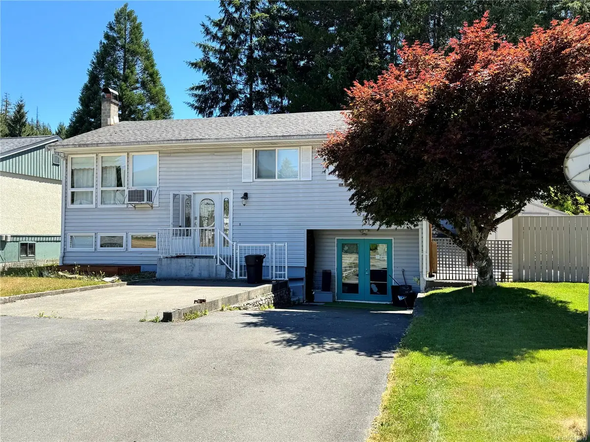 611 Nimpkish Dr, Gold River BC V0P 1G0