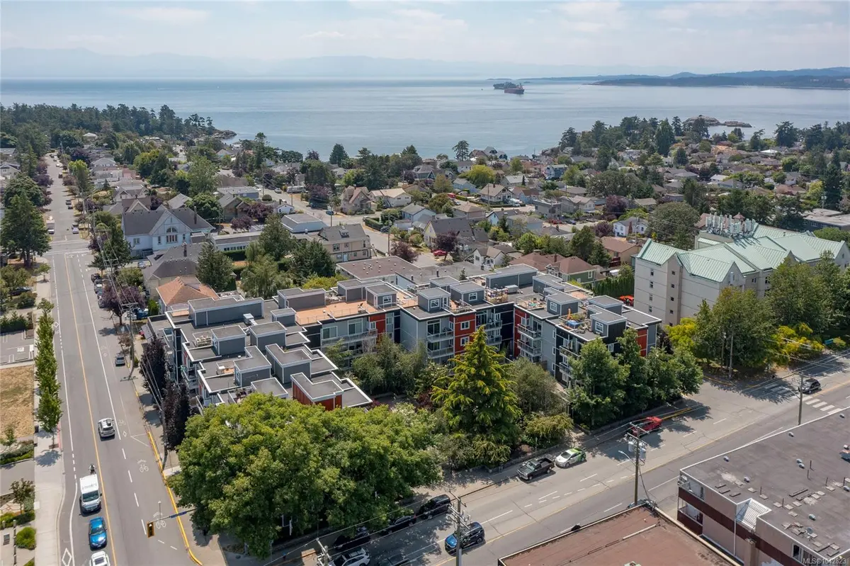 1315 Esquimalt Rd #320, Esquimalt BC V9A 3P5