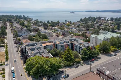 1315 Esquimalt Rd #320, Esquimalt BC V9A 3P5