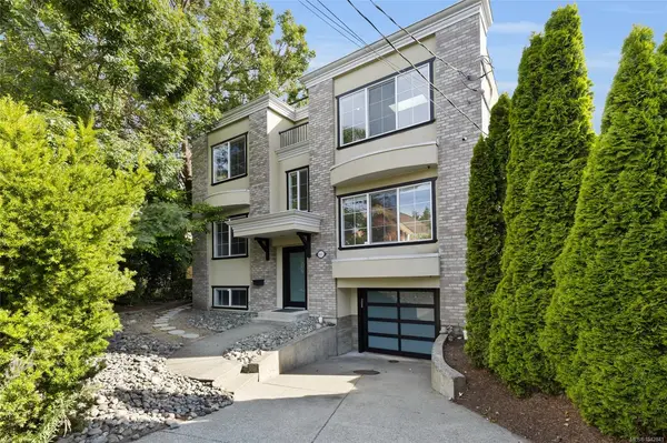 611 Niagara St, Victoria BC V8V 1J1 - 5 bed, 4.0 bath in Victoria