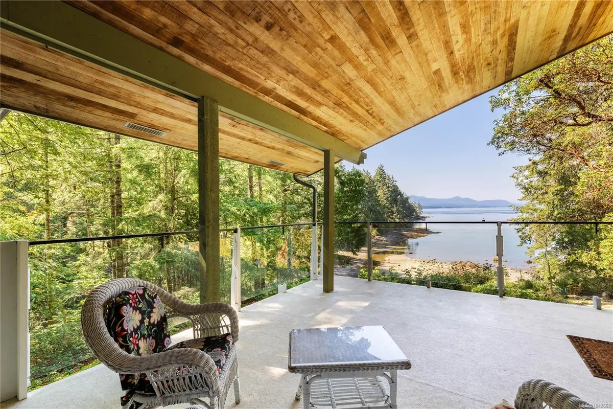 212 Sunset Dr, Salt Spring BC V8K 1L4