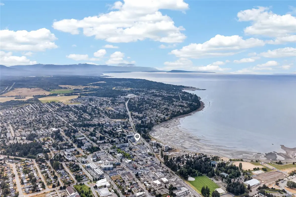 220 Island Hwy W #410, Parksville BC V9P 2P3