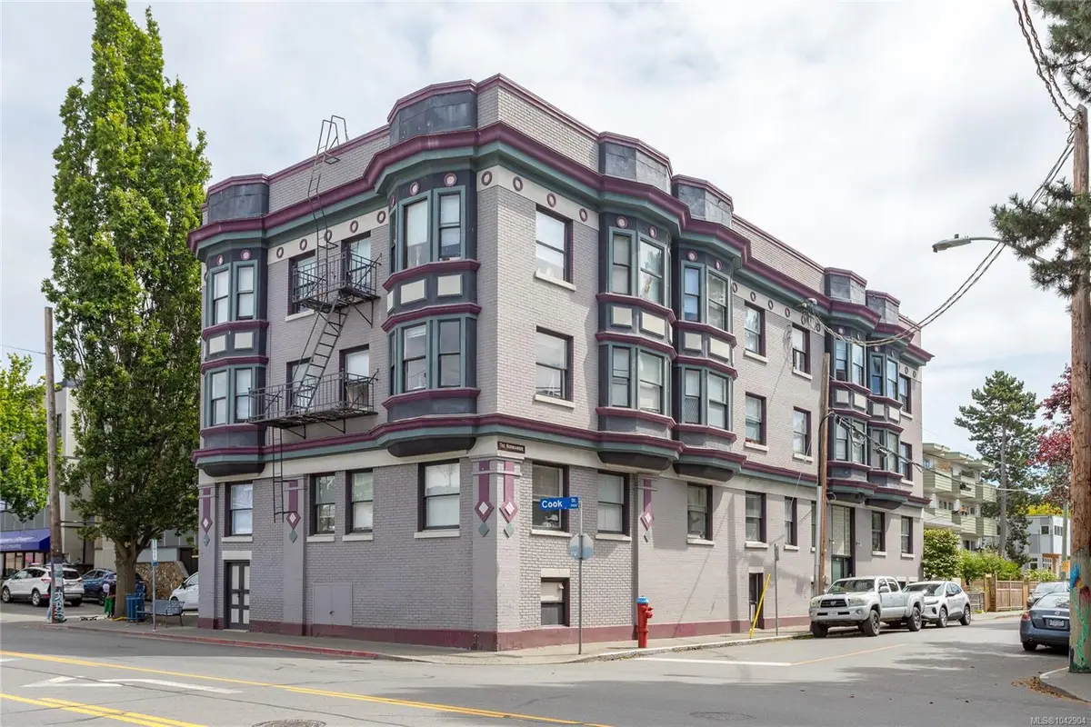 1106 Balmoral Rd, Victoria BC V8T 1B1