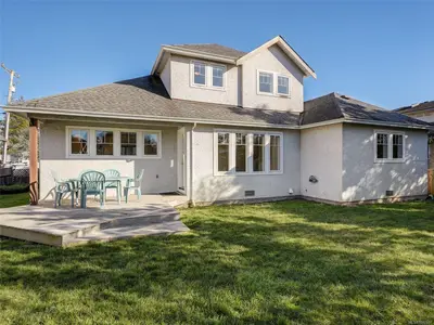 9524 Greenglade Rd, Sidney BC V8L 3T6
