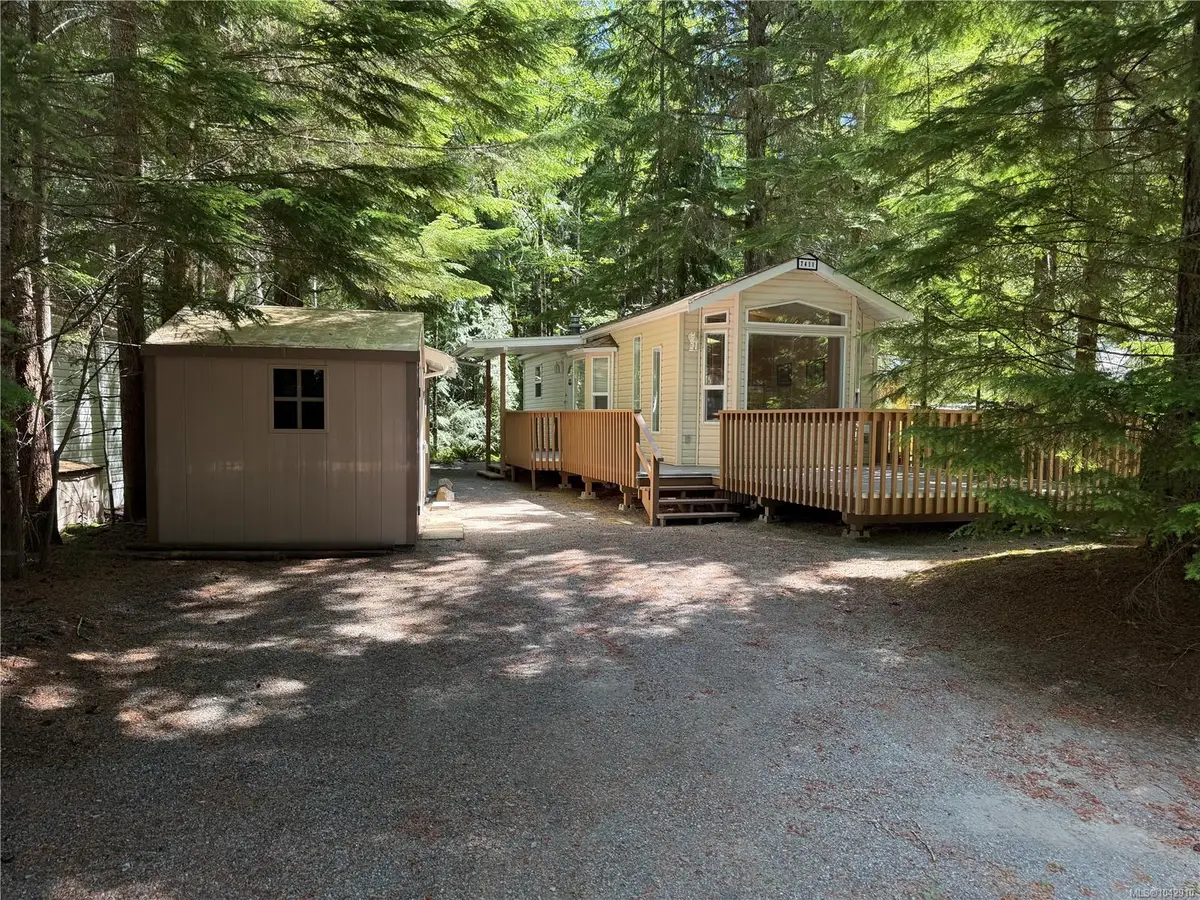 7411 BLUE JAY Trail #37, Lake Cowichan BC V0R 2G1