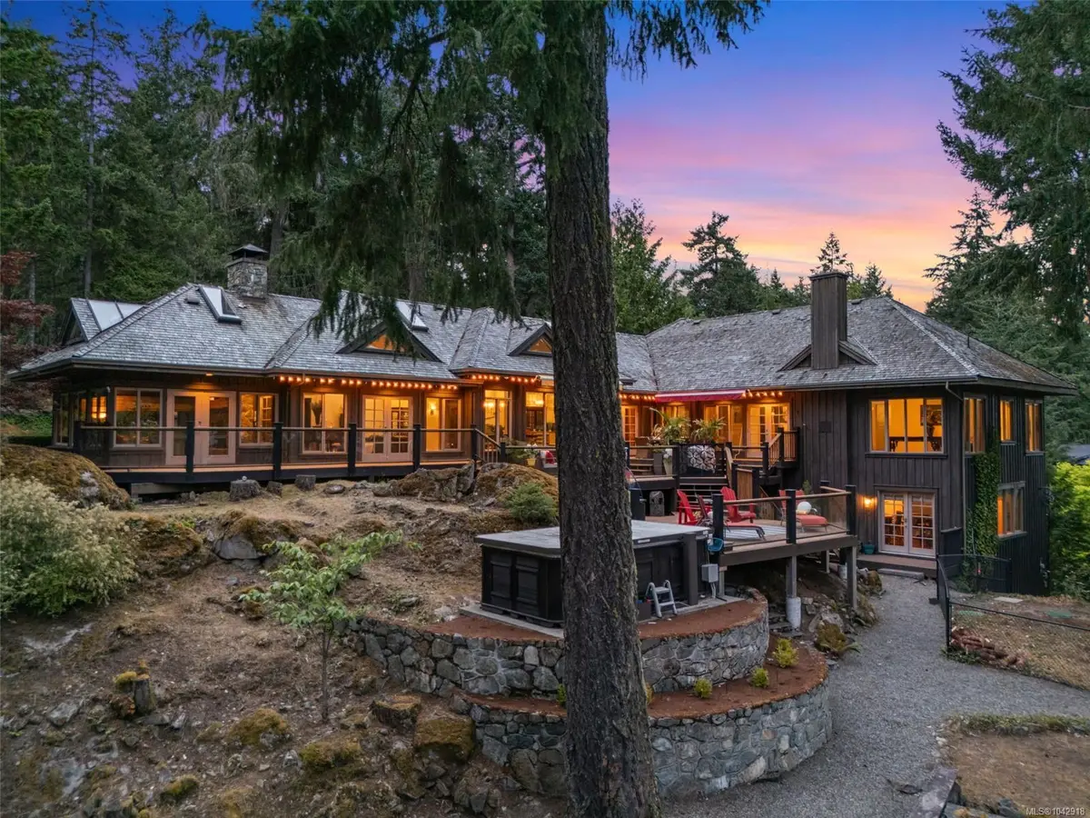 1874 West Shawnigan Lake Rd, Shawnigan Lake BC V0R 2W3