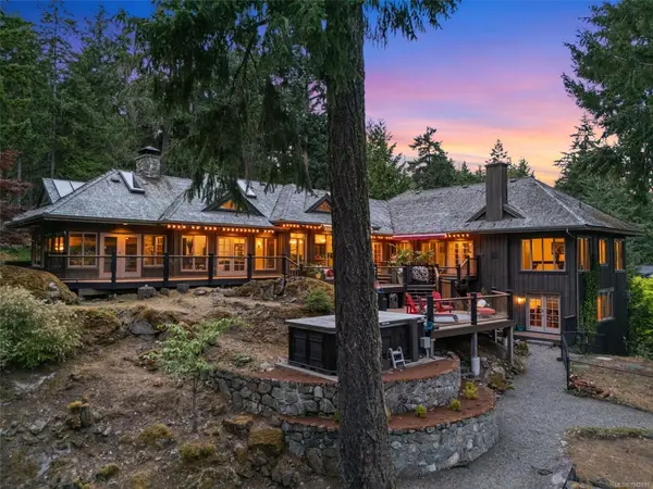 1874 West Shawnigan Lake Rd, Shawnigan Lake BC V0R 2W3 - 5 bed, 4.0 bath in Shawnigan Lake