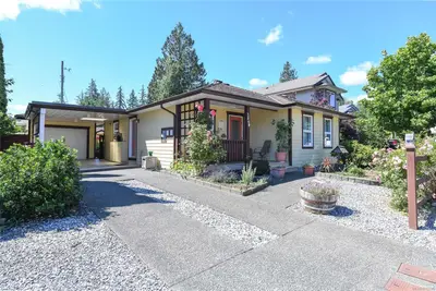 2849 Penrith Ave, Cumberland BC V0R 1S0