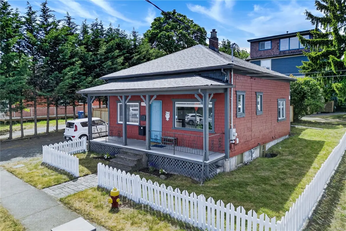 203 Prideaux St, Nanaimo BC V9R 2M9
