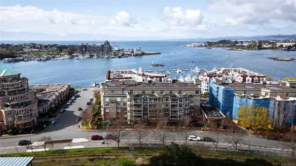 165 Kimta Rd #201, Victoria BC V9A 7P1 - 2 bed, 3.0 bath in Victoria