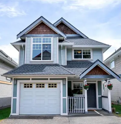 921 Colville Rd #5, Esquimalt BC V9A 4P4