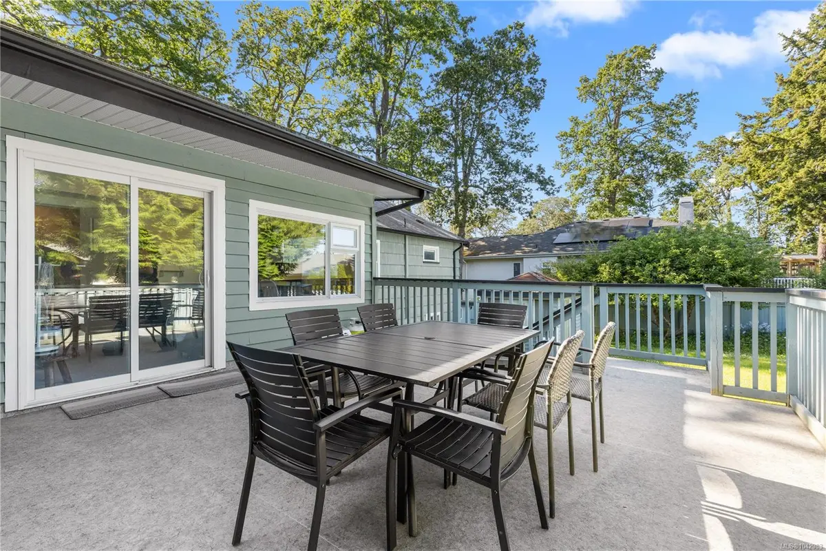 3959 Cedar Hill Cross Rd, Saanich BC V8P 2N8