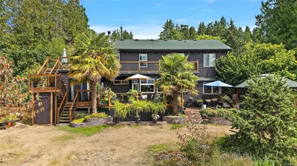 11007 Cedar Lane, North Saanich BC V8L 5R1 - 5 bed, 4.0 bath in North Saanich