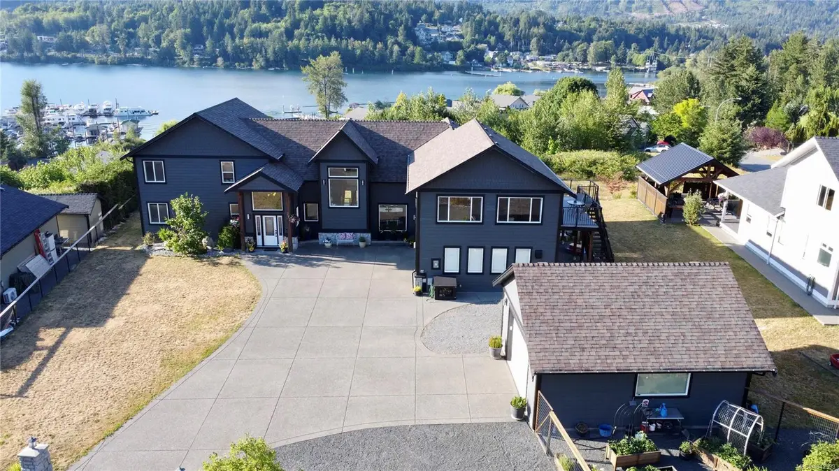 213 Tal Cres, Lake Cowichan BC V0R 2G0