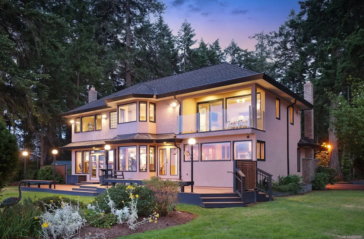 2288 Oyster Garden Rd, Oyster River BC V9H 1E7