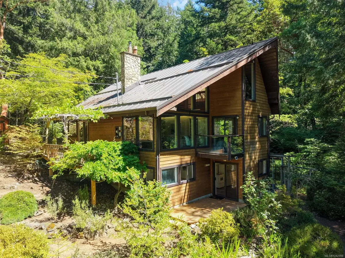 649 Lost Lake Rd, Highlands BC V9B 6E3