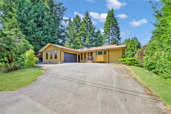1051 Glen Urquhart Dr, Courtenay BC V9N 3Y3 - 3 bed, 2 bath property for sale in Courtenay