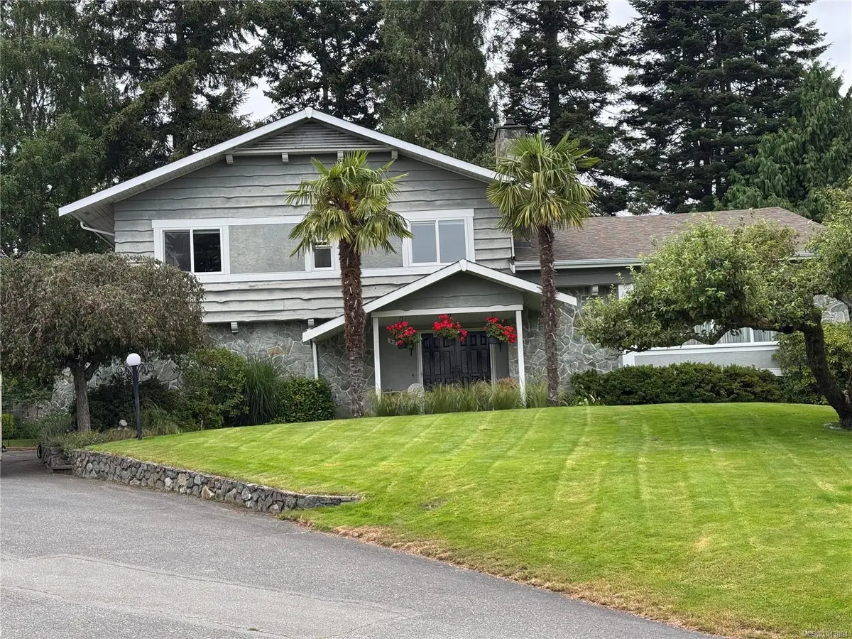 4052 Ebony Pl, Saanich BC V8N 3Y9