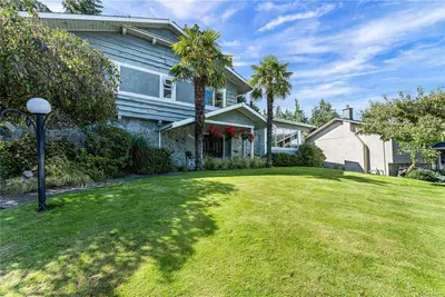 4052 Ebony Pl, Saanich BC V8N 3Y9