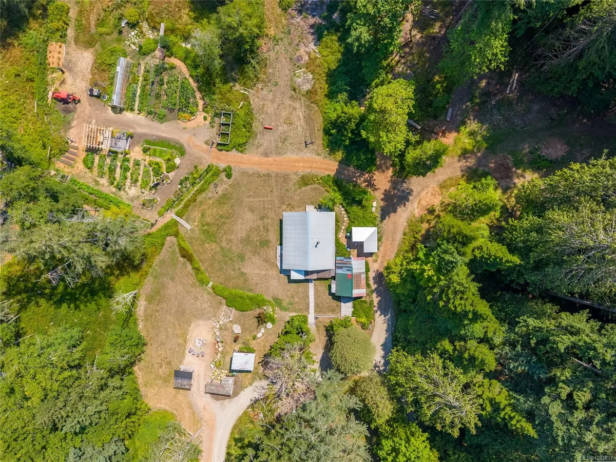 4501 Short Rd, Pender Island BC V0N 2M1