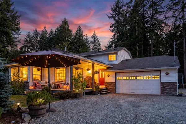 6535 Wicks Rd, Duncan BC V9L 5V2 - 4 bed, 3.0 bath in Duncan