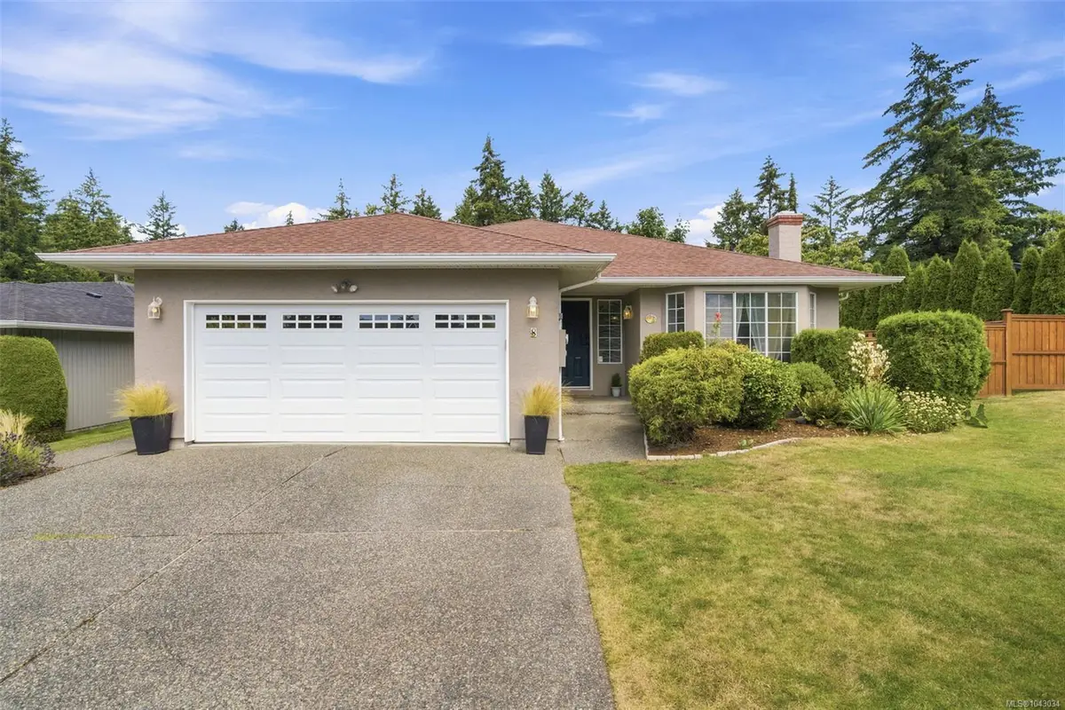 6766 Central Saanich Rd #8, Central Saanich BC V8Z 7E1