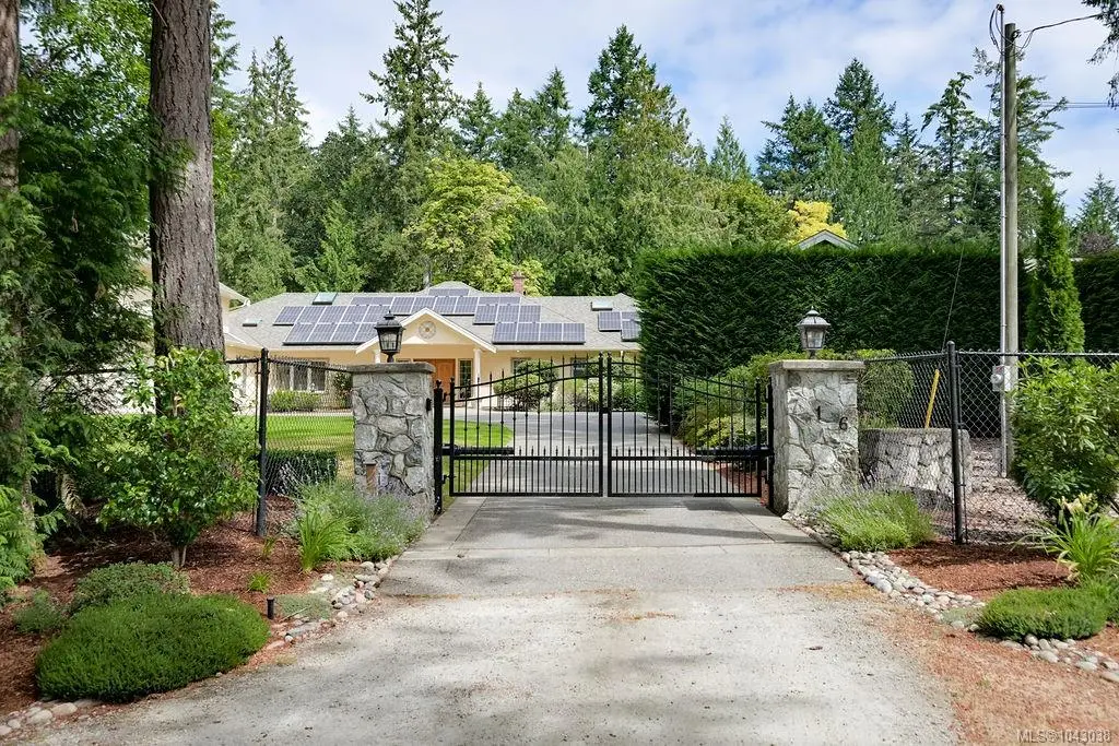 716 Cromarty Ave, North Saanich BC V8L 5G6