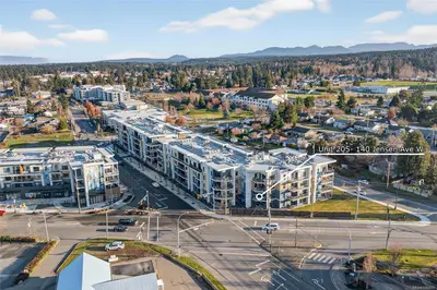 140 Jensen Ave W #205, Parksville BC V9P 0H7