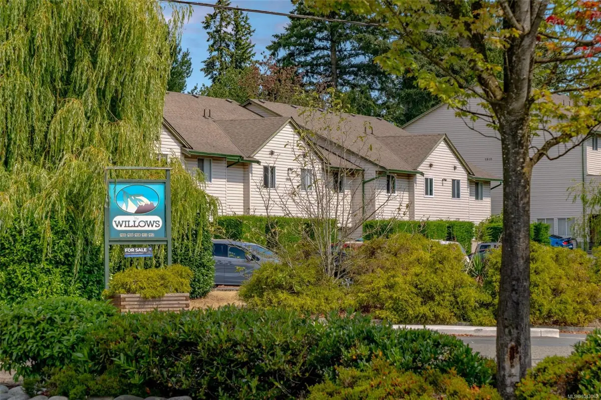 1906 Bowen Rd #8, Nanaimo BC V9S 5S6