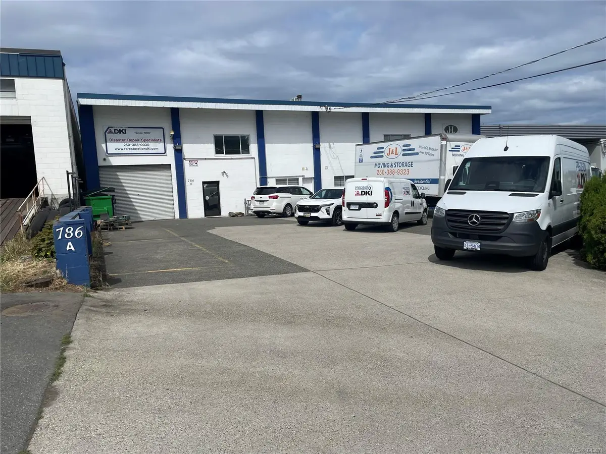 786 Fairview Rd #A, Esquimalt BC V9A 5V1